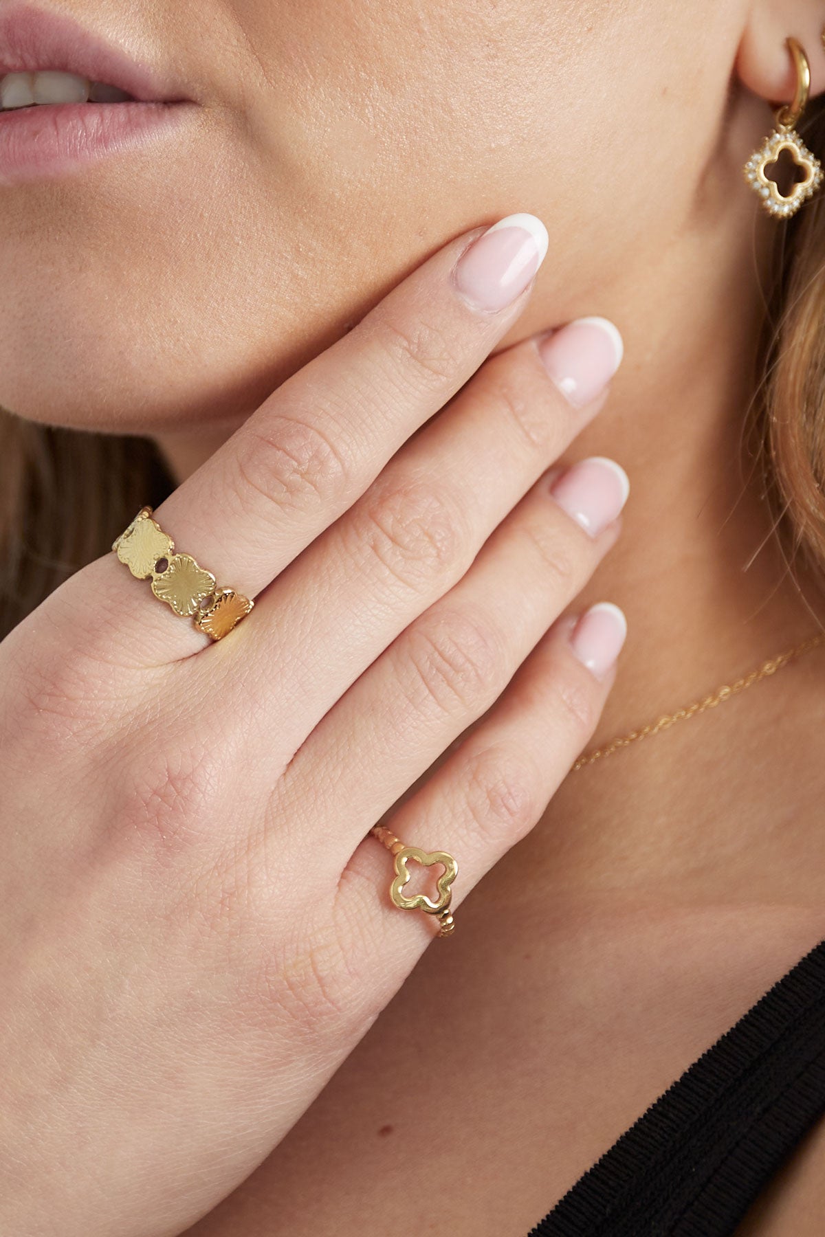 gedraaide ring met klaver