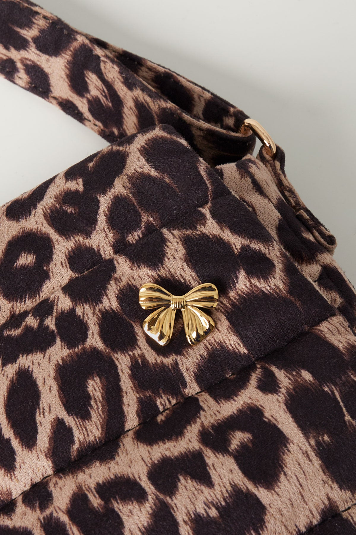 broche simple bow