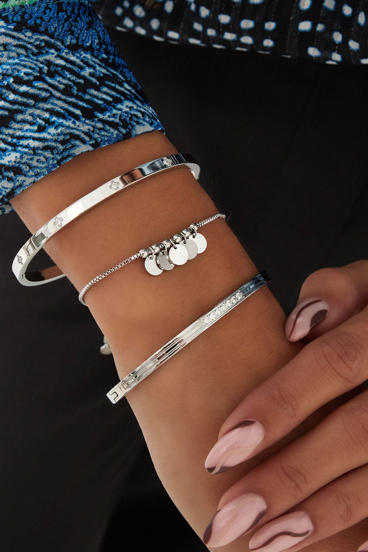 slavenarmband steentjes in het midden