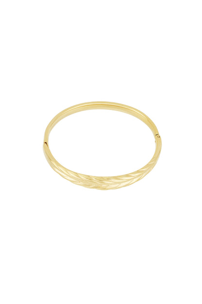subtle relief armband